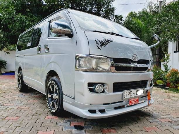 Fuel-diesel Toyota KDH Van 2012 For sale